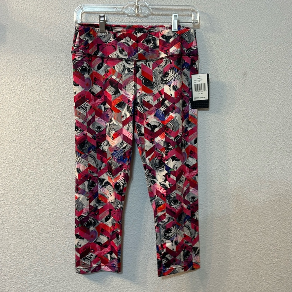 Pink Lotus movement foral capri leggings size medium